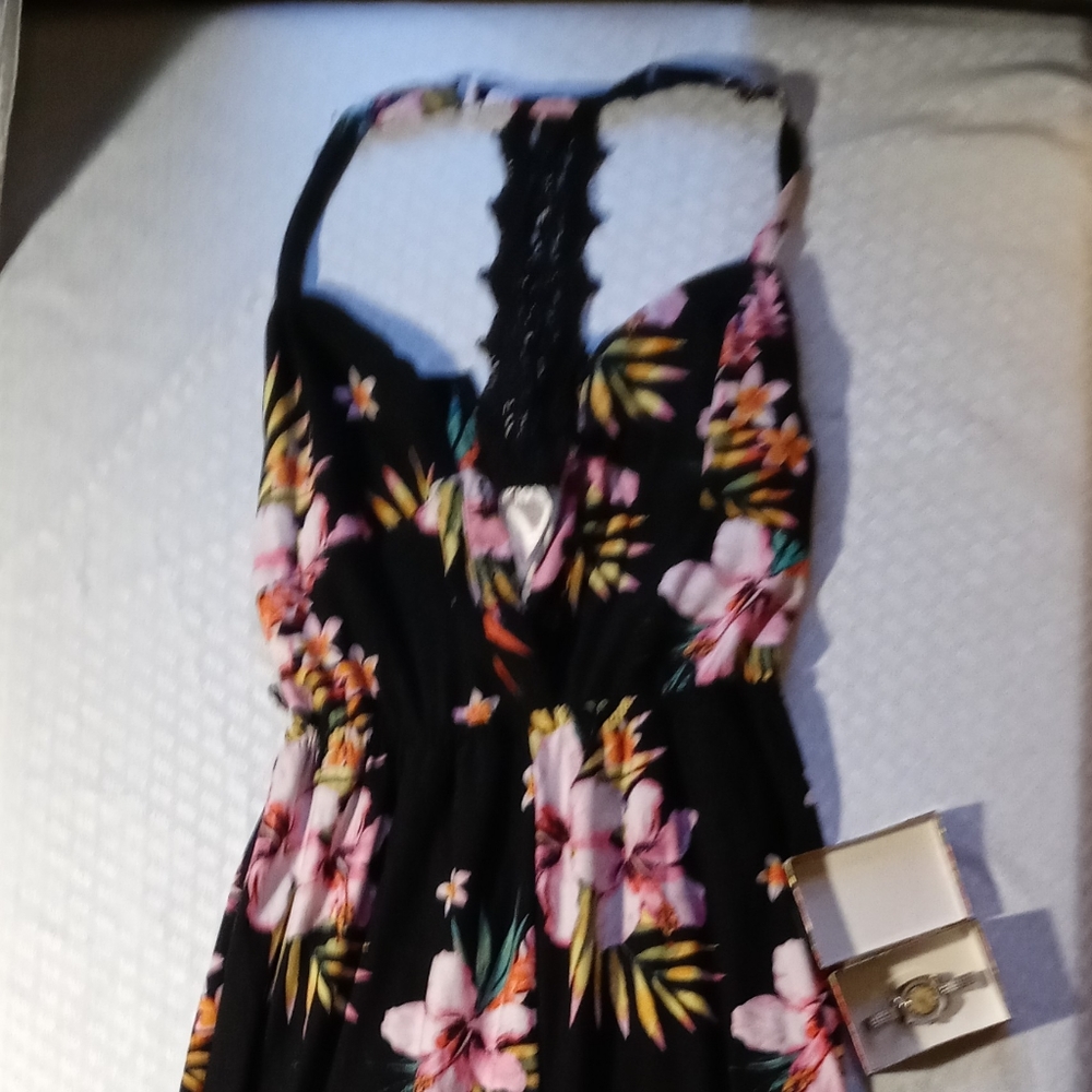 Black floral one piece pants outfit size 3/5